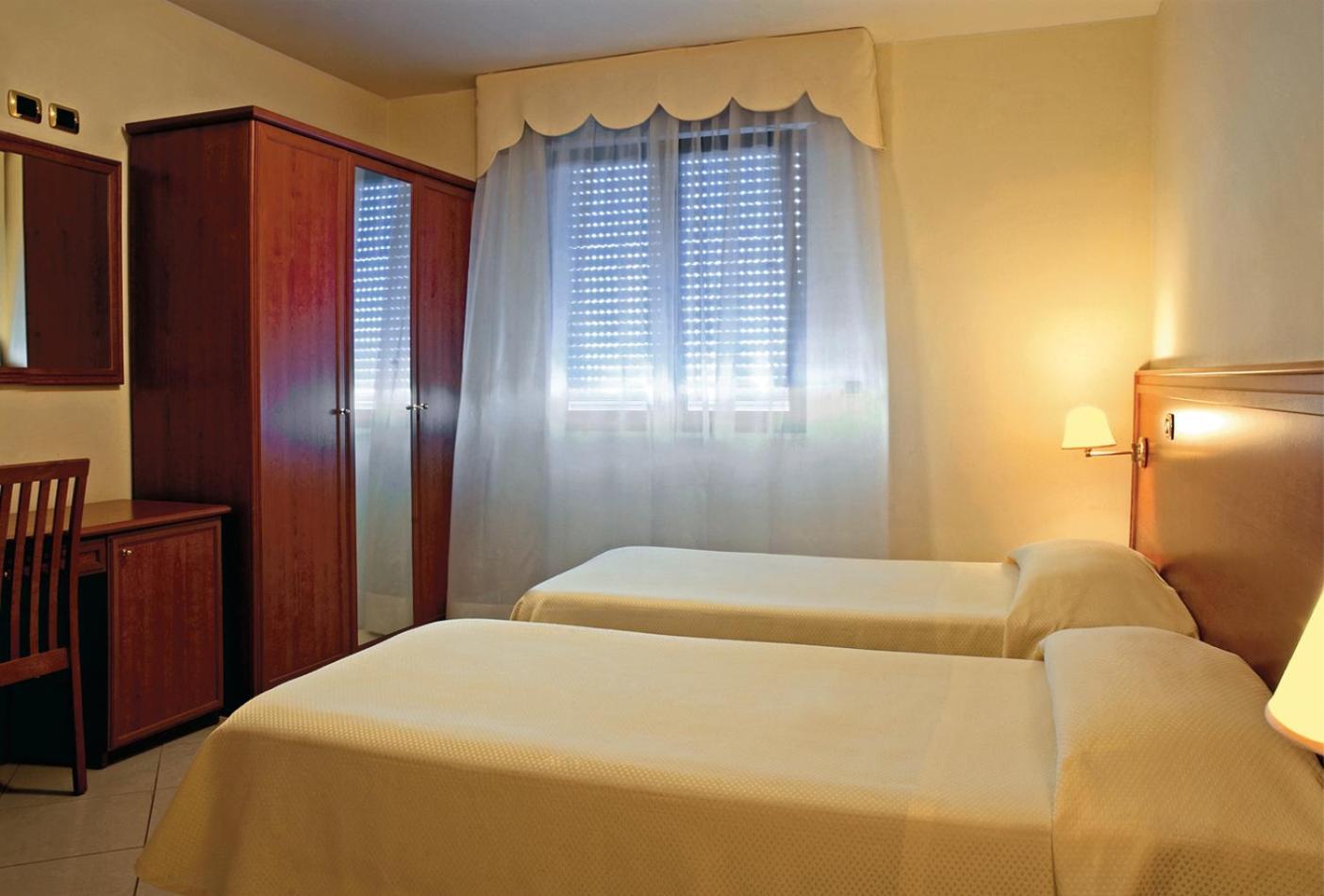 Hotel Jolly Модуньо Екстер'єр фото